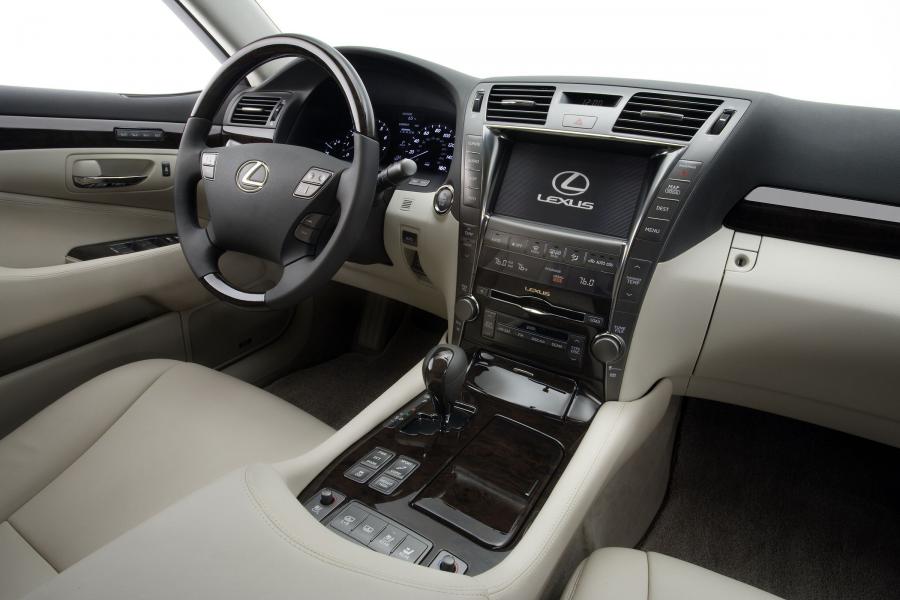  Lexus LS460 2006 года  (фото 46 из 200)